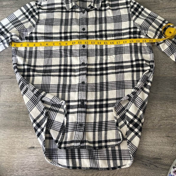 Madewell Plaid Button-Up Blouse in Black and White - Picture 4 of 7